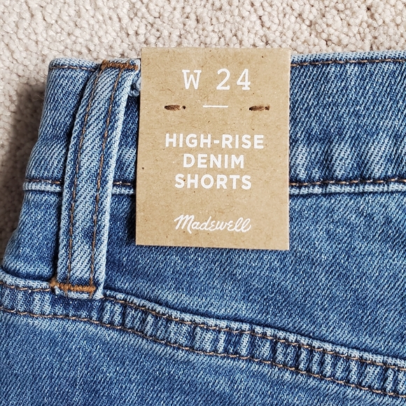 Madewell High-Rise Denim Short - Picture 5 of 10